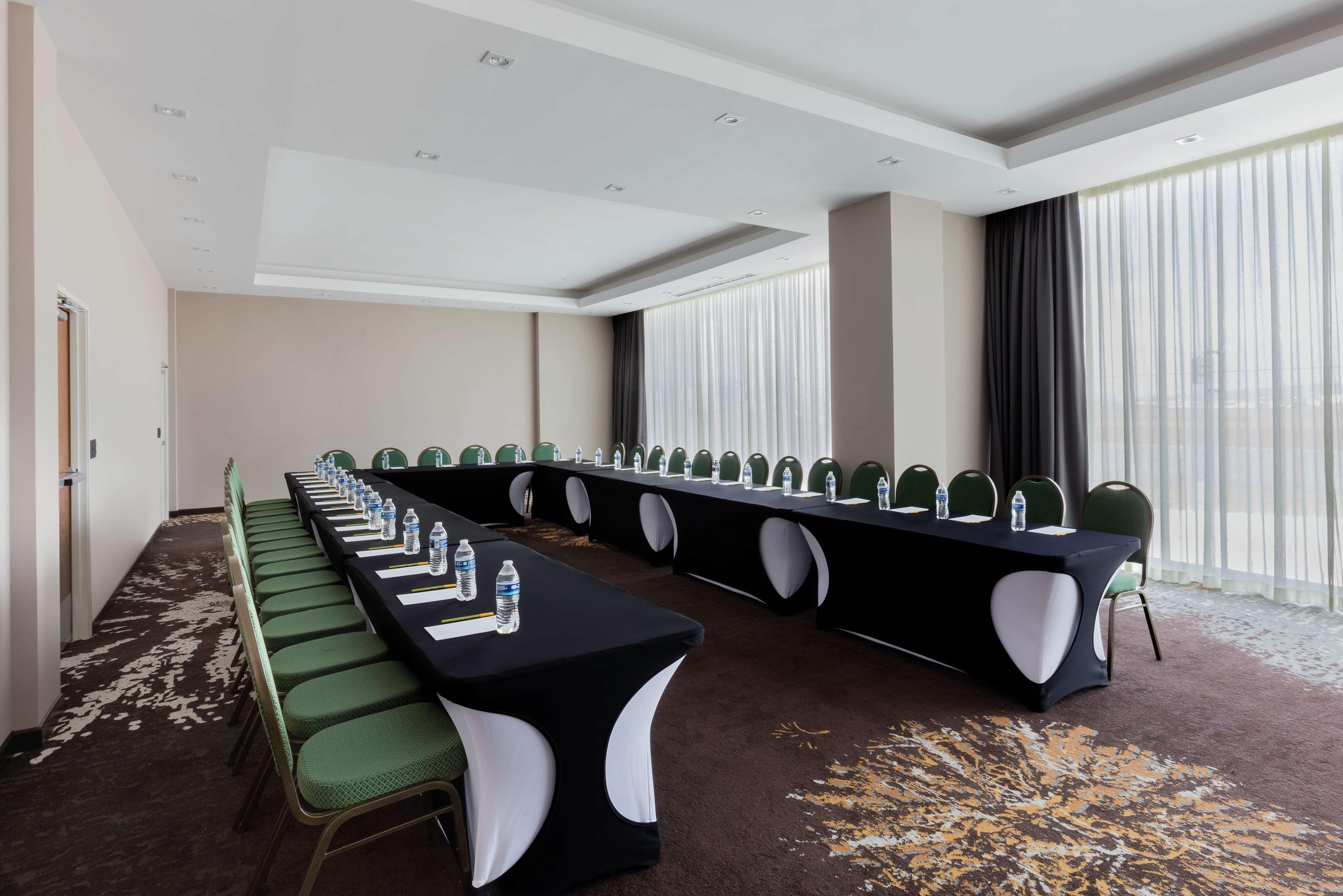 Hilton Garden Inn Salamanca Bagian luar foto