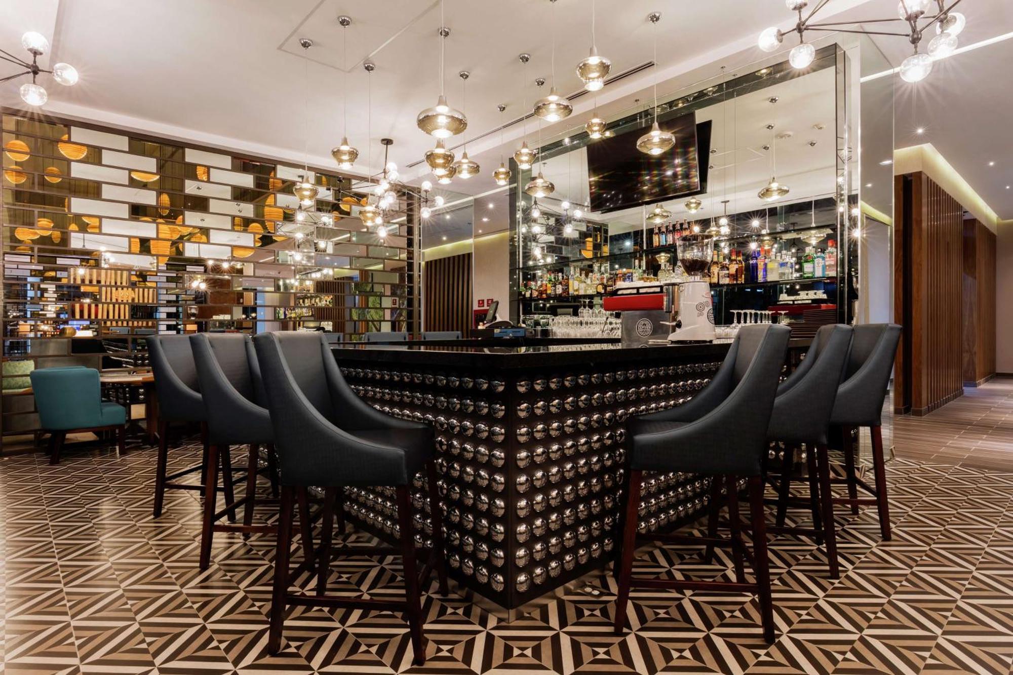 Hilton Garden Inn Salamanca Bagian luar foto