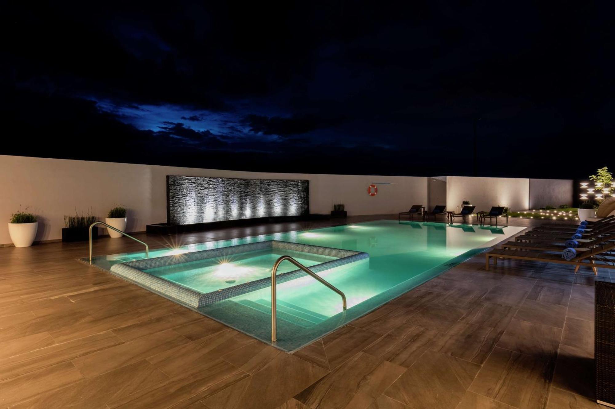 Hilton Garden Inn Salamanca Bagian luar foto
