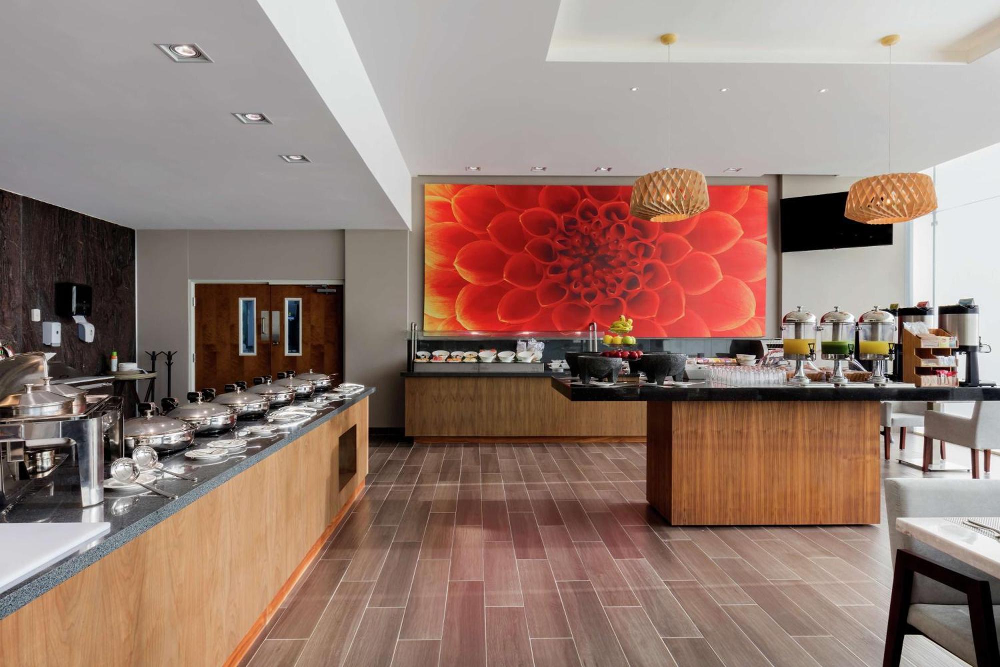 Hilton Garden Inn Salamanca Bagian luar foto